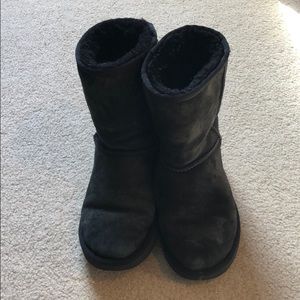 Black uggs